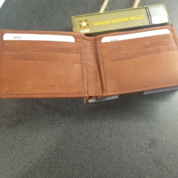 U.S.Army genuine leather bi fold wallet - Picture 2 of 5